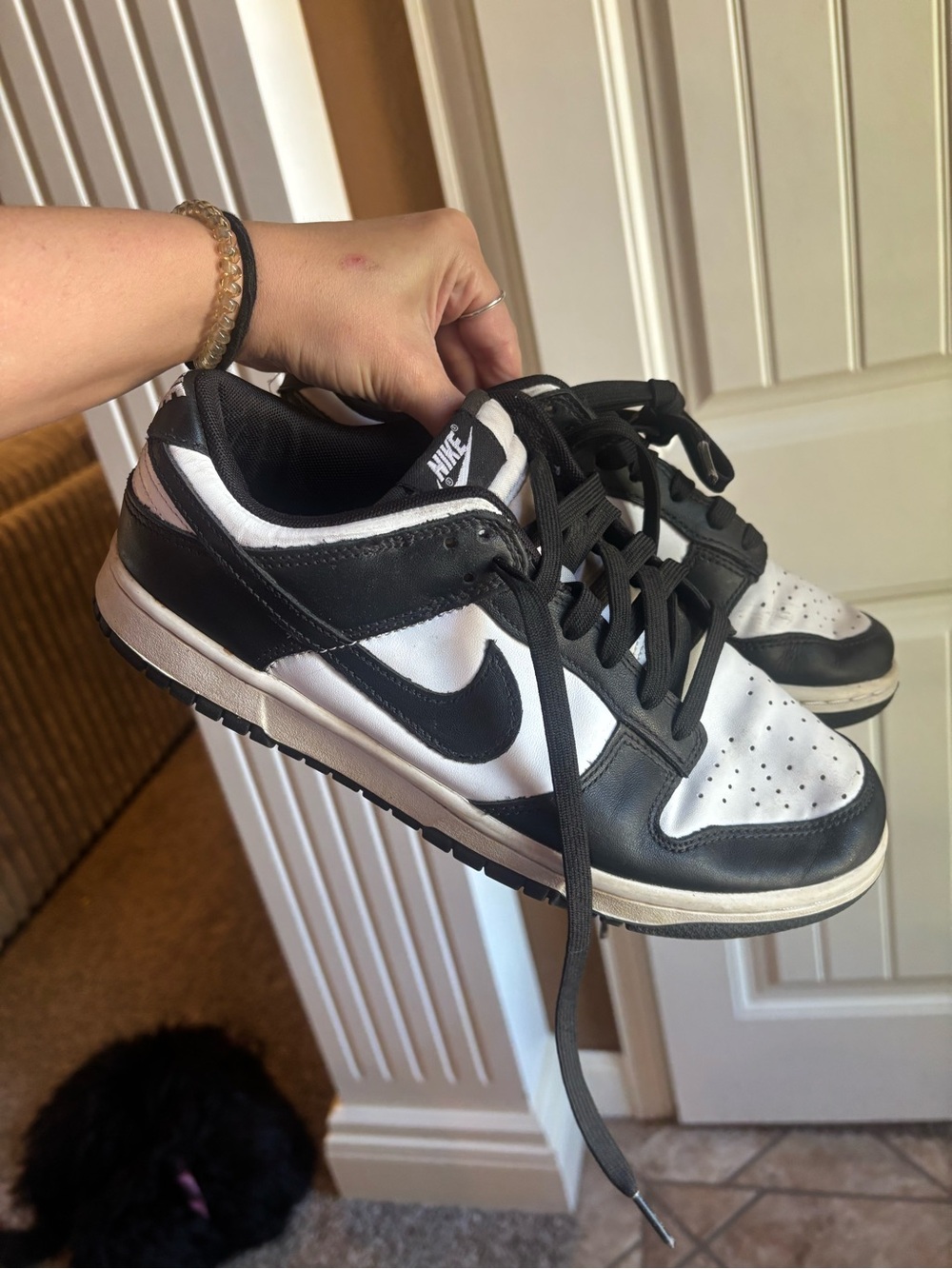 Nike Men’s Black and White Low-Top Sneakers with Swoosh
